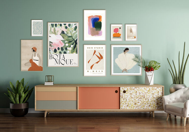 Moderne Komposition mit botanischen, farbenfrohen Akzenten für die Wand