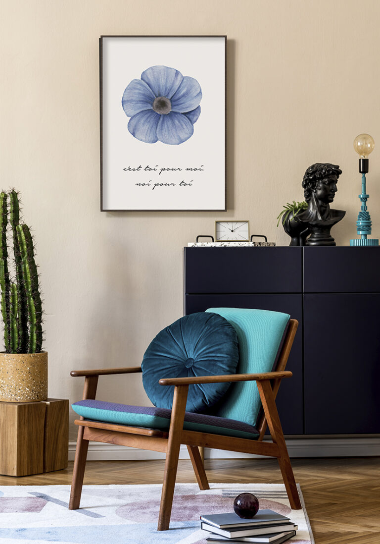Blaue Aquarellblume mit Text