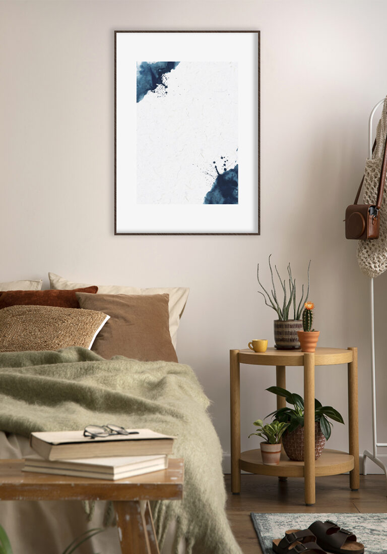 Abstraktes Design mit blauen Tuschespritzern