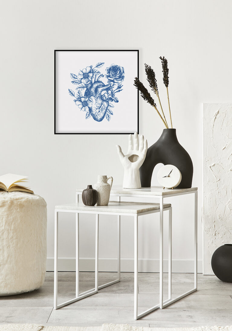 Detaillierte Illustration eines blauen Blumenherzens