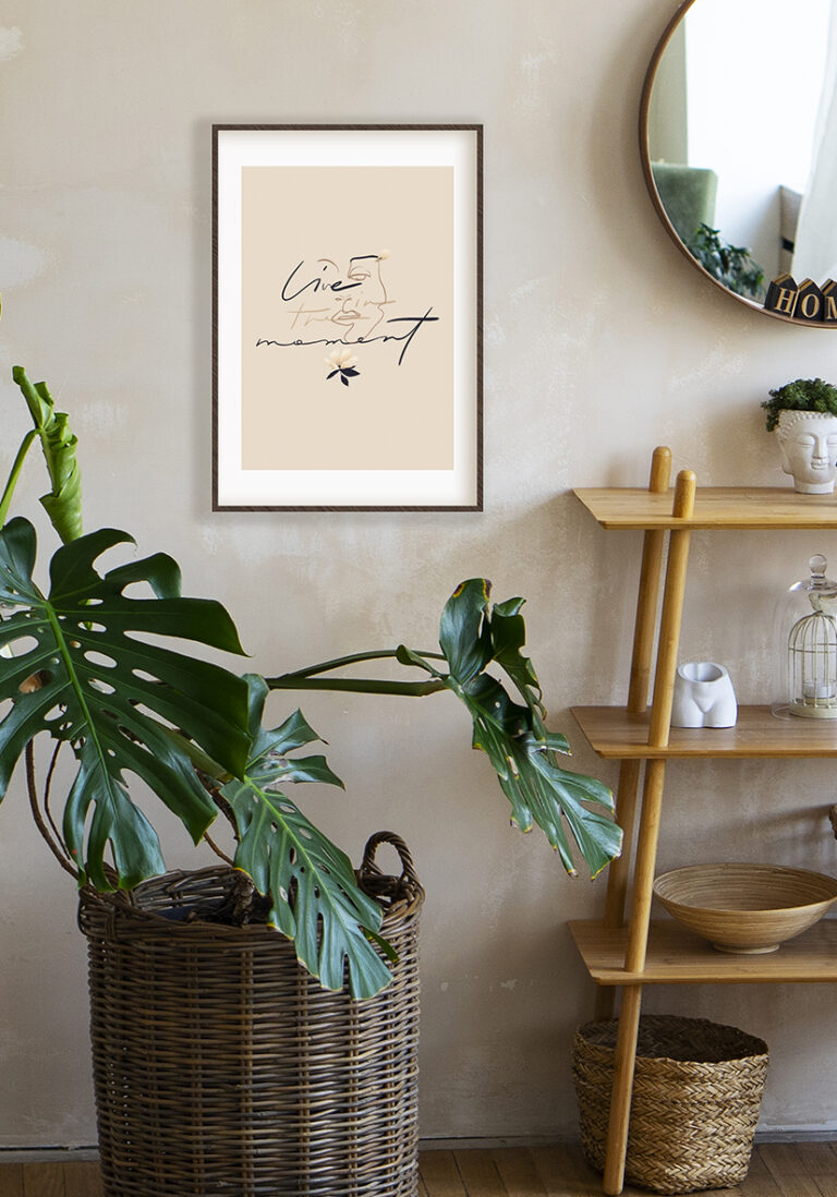 Minimalistische Typografie mit floralem Akzent