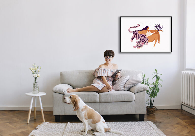 Selbstbewusste Frau mit illustriertem Tiger