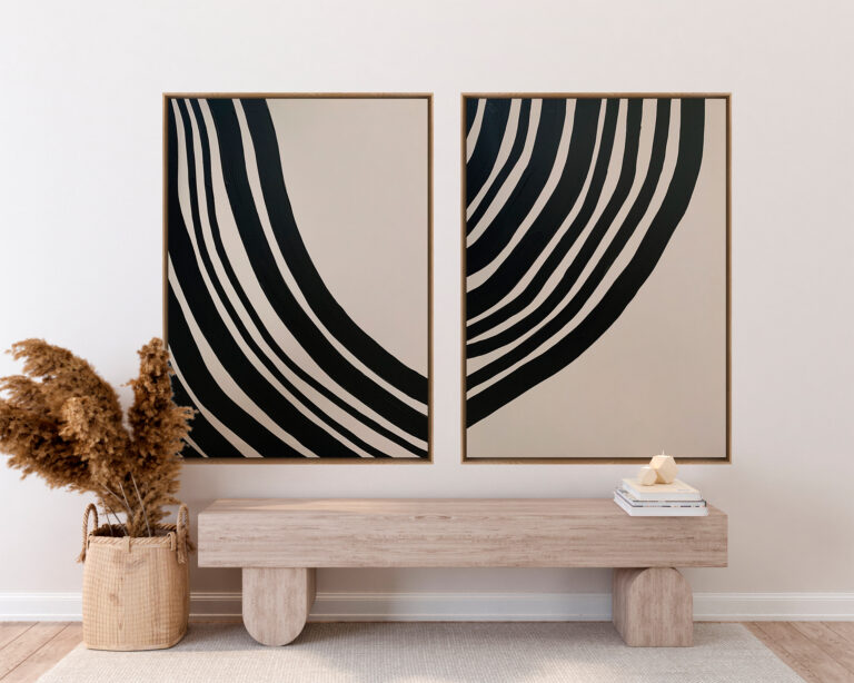 Komposition: minimalistisches Motiv in Creme und Schwarz