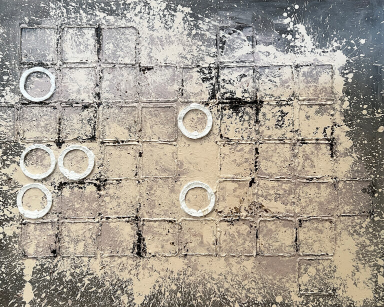 Abstrakte Leinwand mit Rasterstruktur und Ringen in weißem Relief